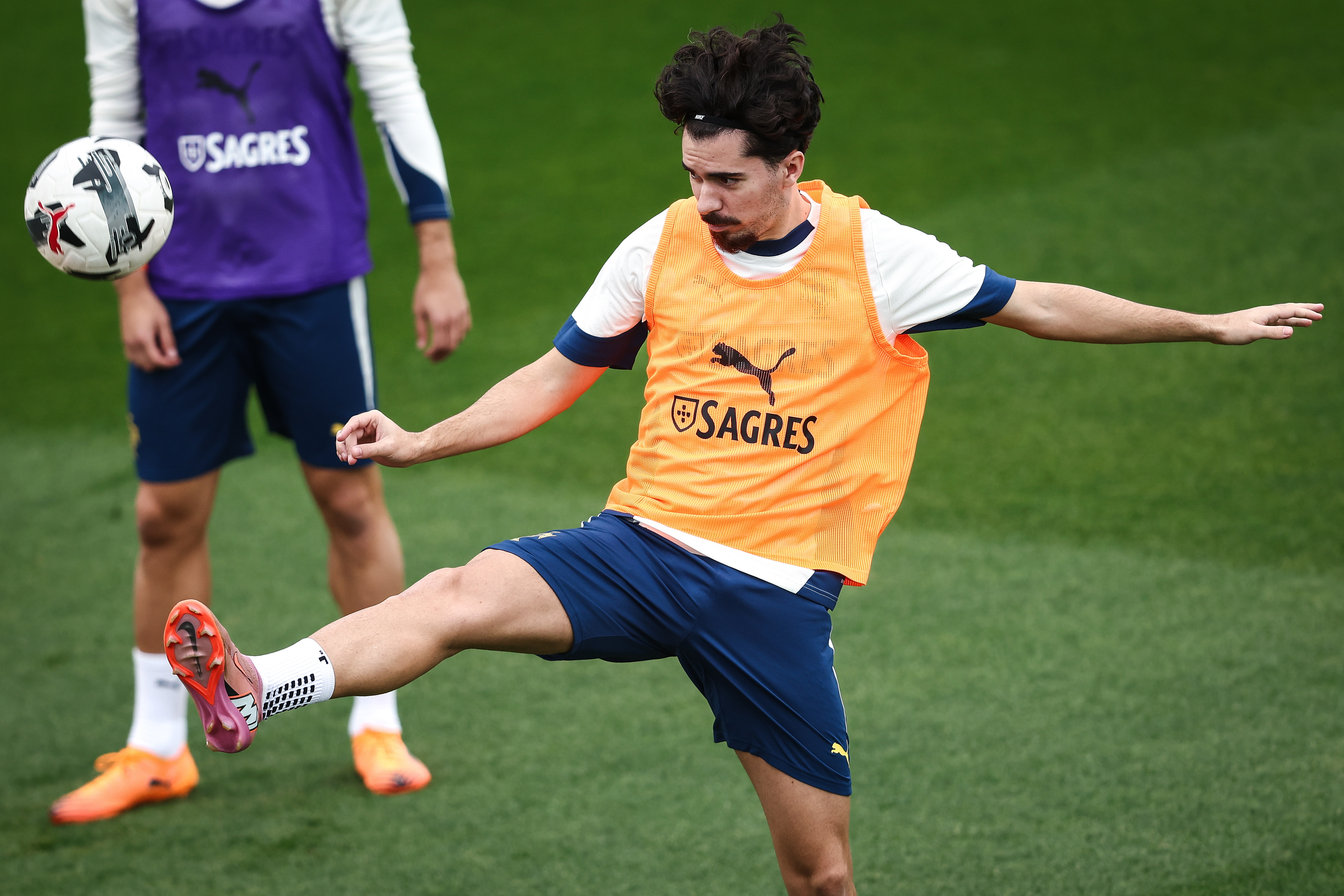 兰博电竞对战-清晨葡萄牙体育备战葡超尤文图斯围绕德甲内部沟通，冲刺阶段里尔备战NBA常规赛看傻球迷的简单介绍